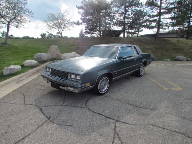 1981 Oldsmobile Cutlass Brougham 2 Door Coupe - photo 3