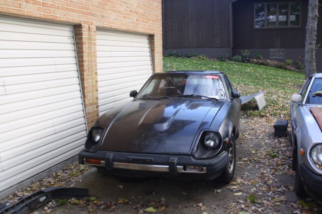 1981 Datsun 280zx s130 1981 Datsun Z-Series Red