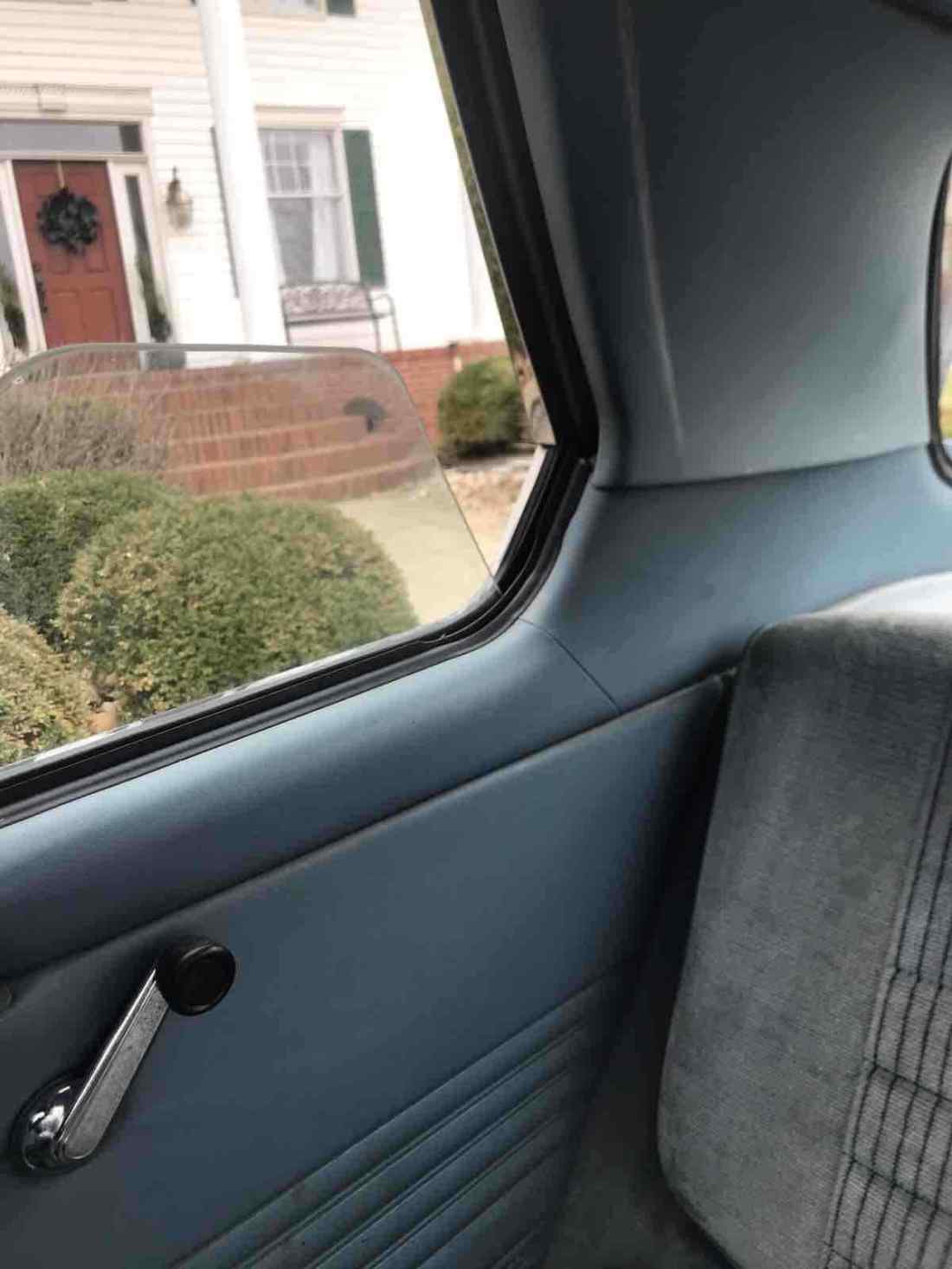 1981 Nissan 310 GX - photo 6
