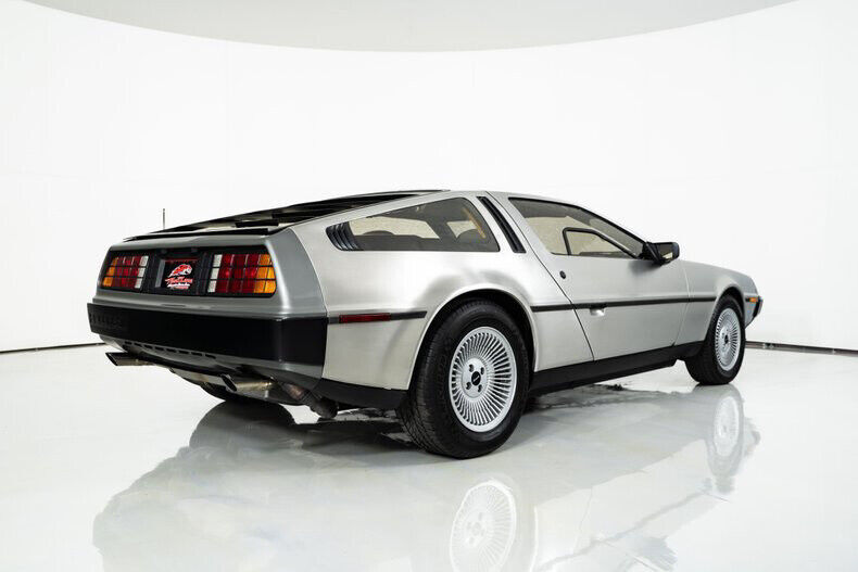 1981 DeLorean DMC-12 - photo 10