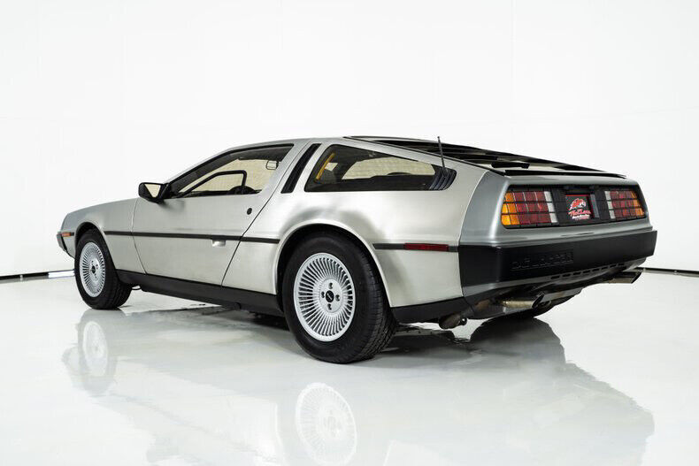 1981 DeLorean DMC-12 - photo 8