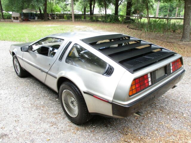 1981 DeLorean DMC - photo 11