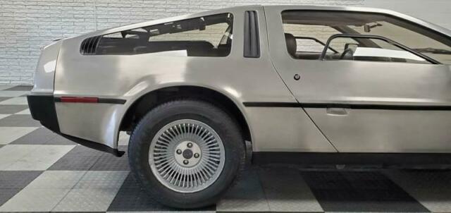 1981 DeLorean DMC-12 Base 2dr Coupe - photo 10