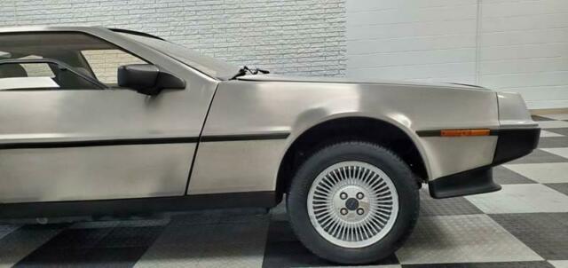 1981 DeLorean DMC-12 Base 2dr Coupe - photo 11