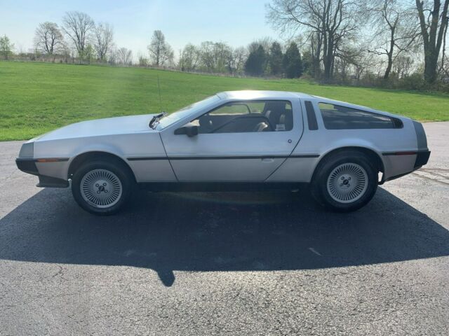 1981 DeLorean DMC 12 - photo 3