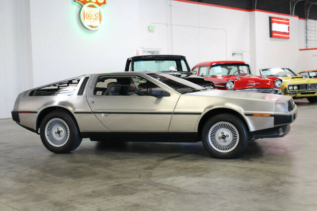 1981 DeLorean DMC-12 Gullwing No trim field - photo 7