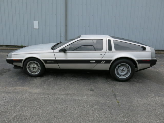 1981 DeLorean DMC-12 twin-turbo coupe - photo 2