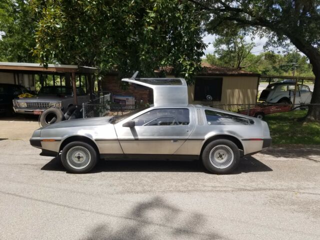 1981 DeLorean DMC12 5-Speed Turbo 1981 DeLorean
