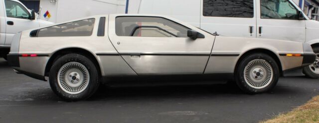 1981 Delorean DMC12 Very Original LOW Miles 5 Speed Maintained No Reserve 1981 DeLorean