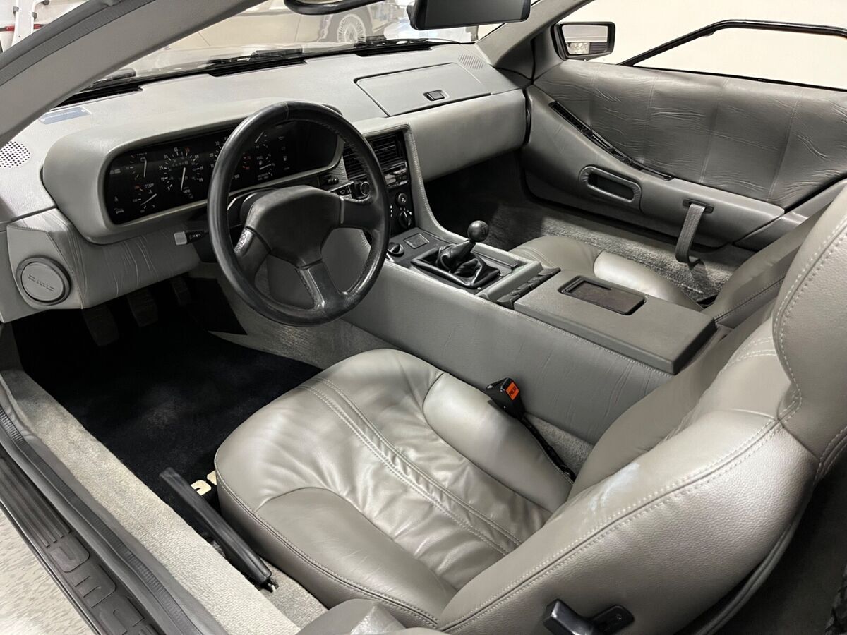 1981 DeLorean Gray Interior / 5-Speed - photo 11