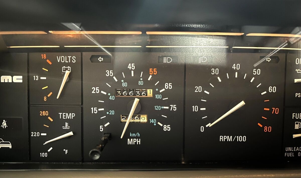 1981 DeLorean Gray Interior / 5-Speed - photo 12