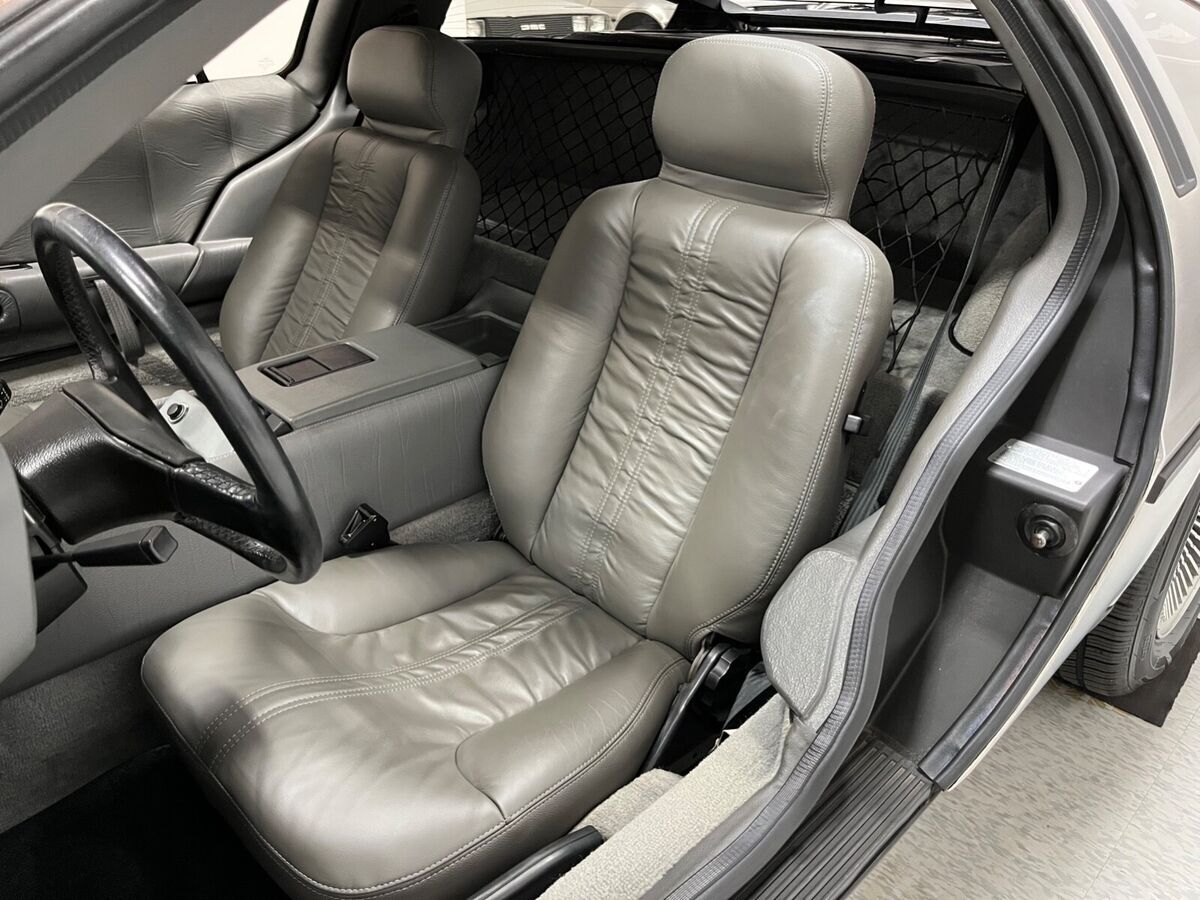 1981 DeLorean Gray Interior / 5-Speed - photo 13
