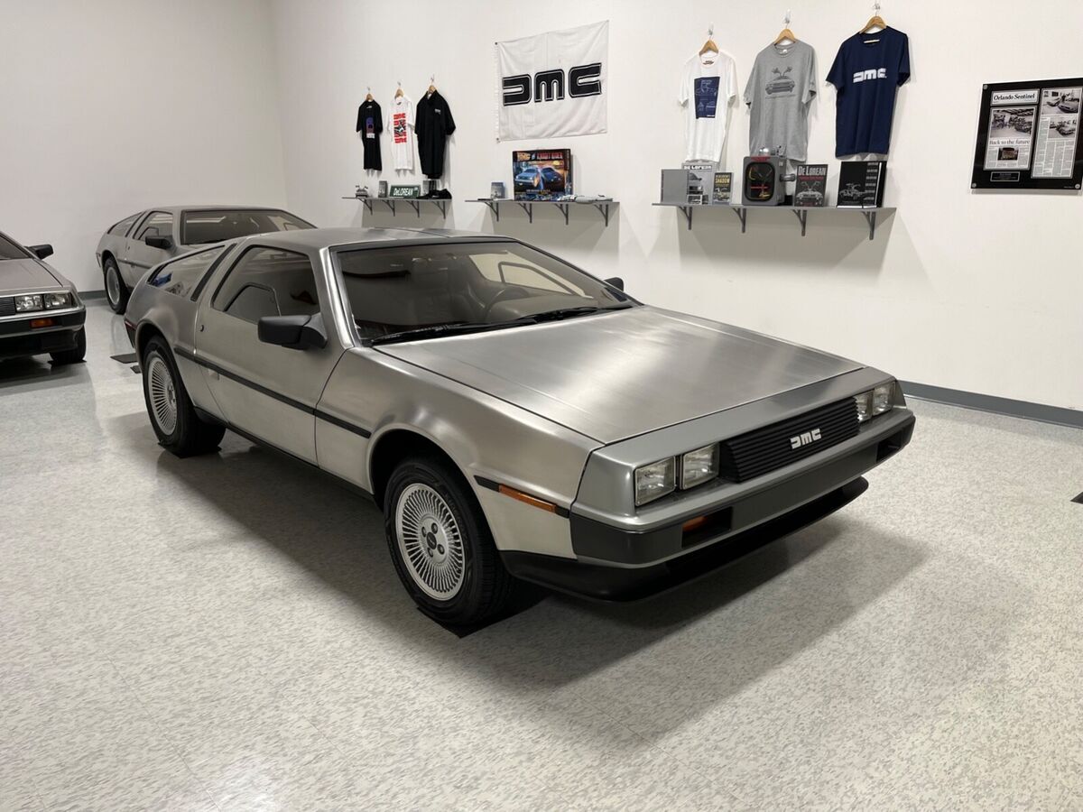 1981 DeLorean Gray Interior / 5-Speed - photo 2