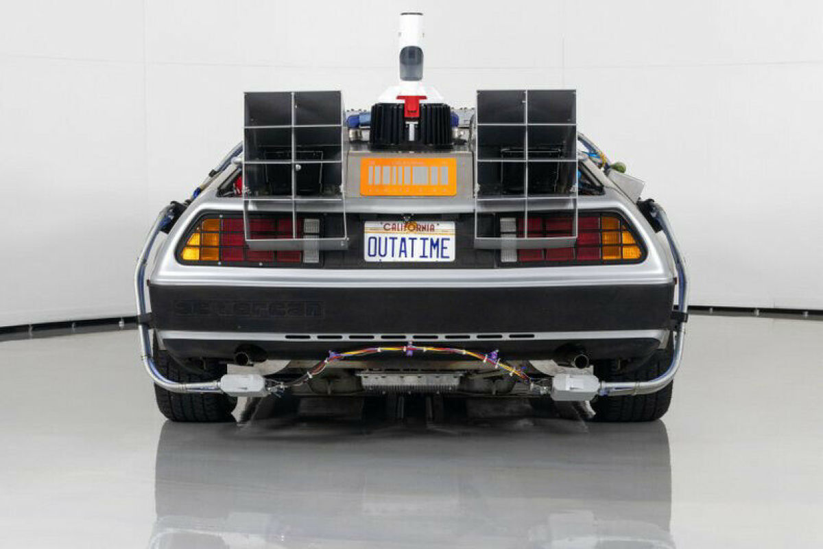 1981 DeLorean DMC-12 Time Machine - photo 10