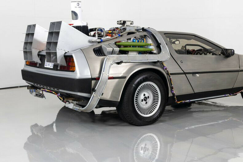 1981 DeLorean DMC-12 Time Machine - photo 12