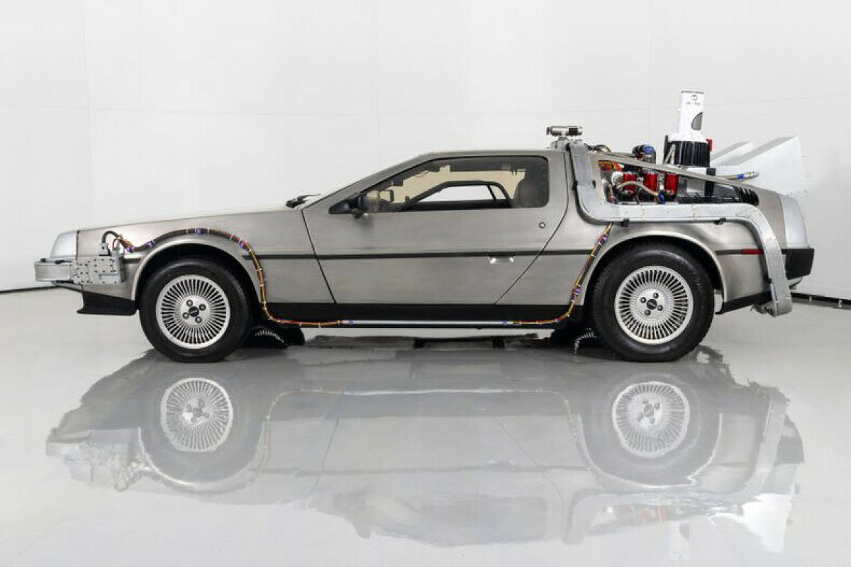 1981 DeLorean DMC-12 Time Machine - photo 7