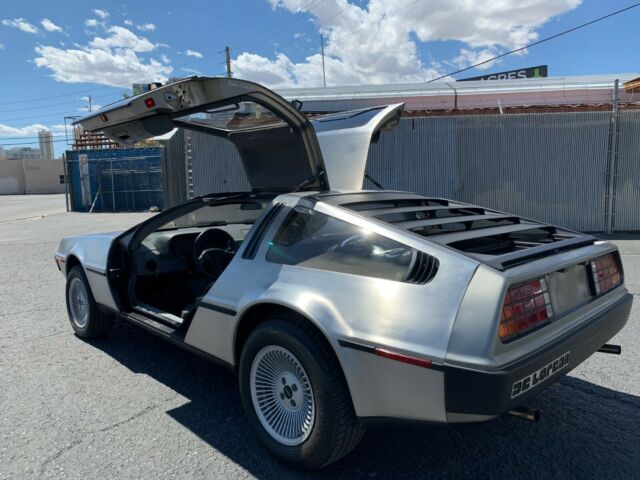 1981 DeLorean DMC-12 - photo 12