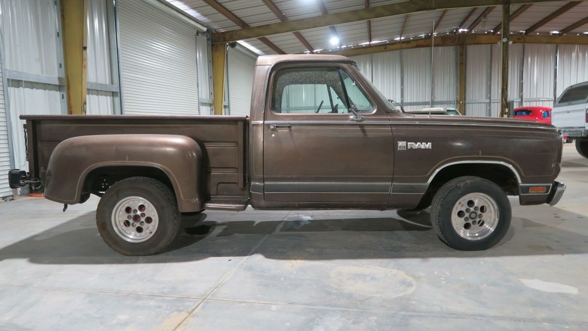 1981 Dodge D Series Pickup SHORTBED STEPSIDE! RUST FREE! 5.2 318 v8!!!!!! 1981 Dodge D Series Pickup SHORTBED STEPSIDE! RUST FREE! 5.2 318 v8!!!!!!