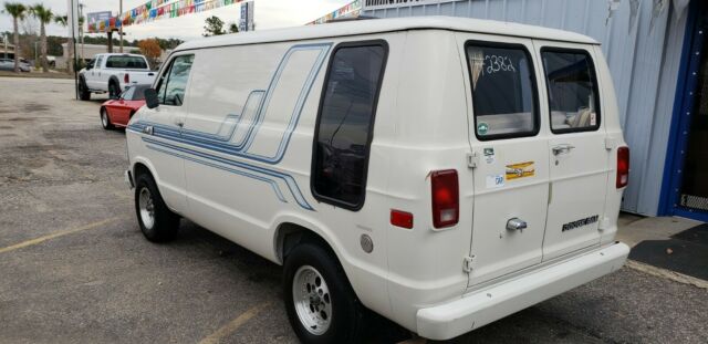 1981 Dodge D250 SHORTY VAN - photo 5
