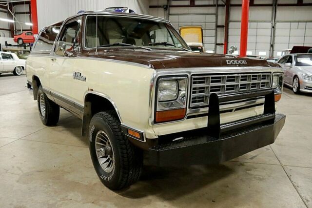 1981 Dodge Ramcharger 150 Royal SE - photo 7