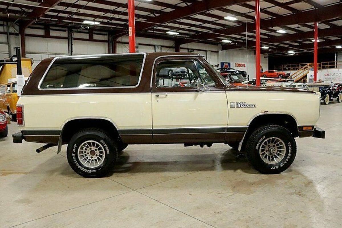 1981 Dodge Ramcharger 150 Royal SE - photo 6