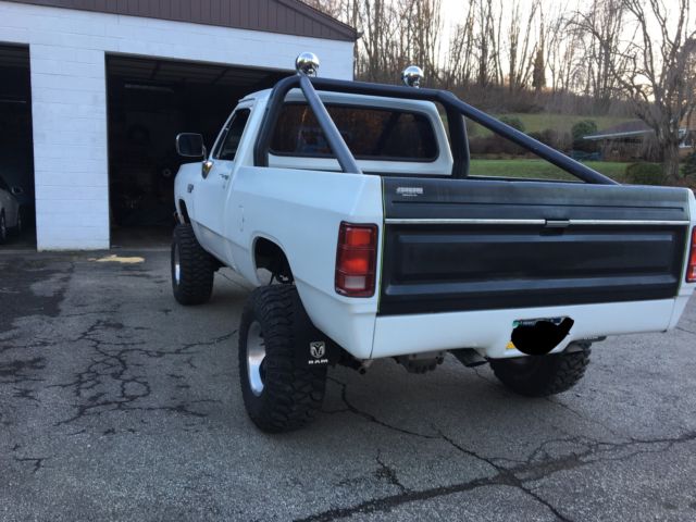 1981 Dodge Other Pickups Base Standard Cab Pickup 2-Door - photo 3