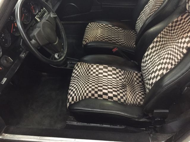 1981 Porsche 911 Coupe (European Market Version) - photo 10