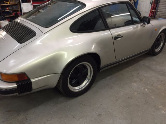 1981 Porsche 911 Coupe (European Market Version) - photo 4