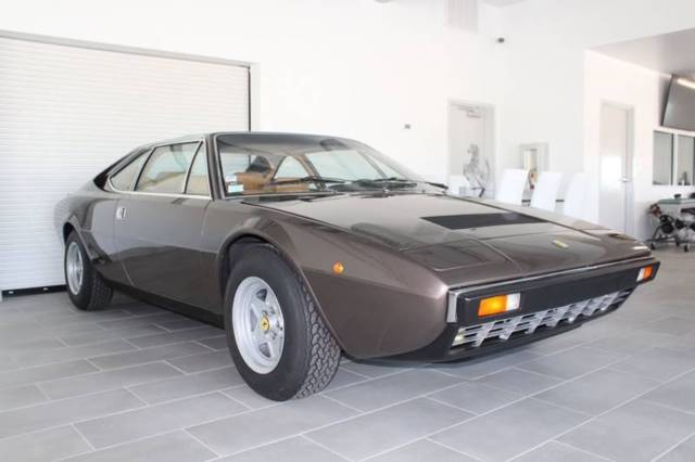 1981 Ferrari 308 GT4 5-Speed RWD V8 3.0L Gasoline 1981 Ferrari 308 GT4