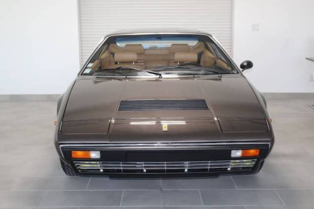 1981 Ferrari 308 GT4 - photo 2