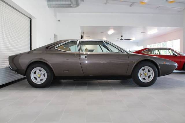 1981 Ferrari 308 GT4 - photo 9