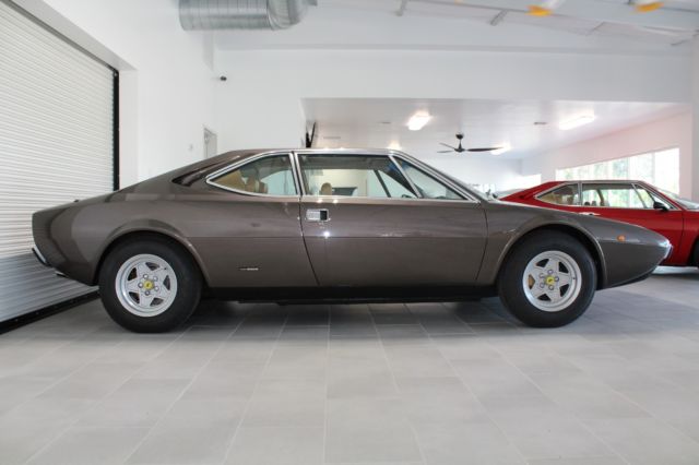 1981 Ferrari 308 GT4 - photo 5