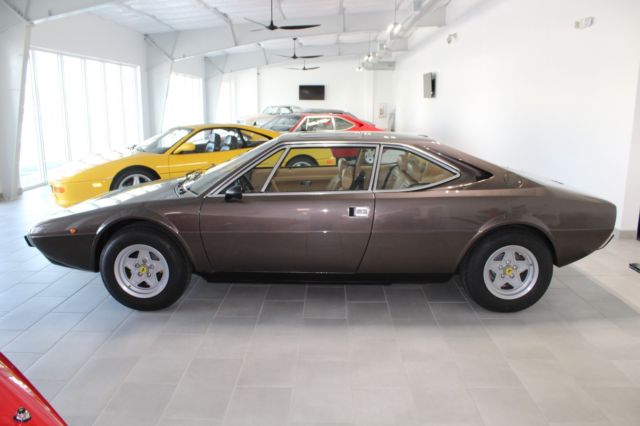 1981 Ferrari 308 GT4 - photo 8