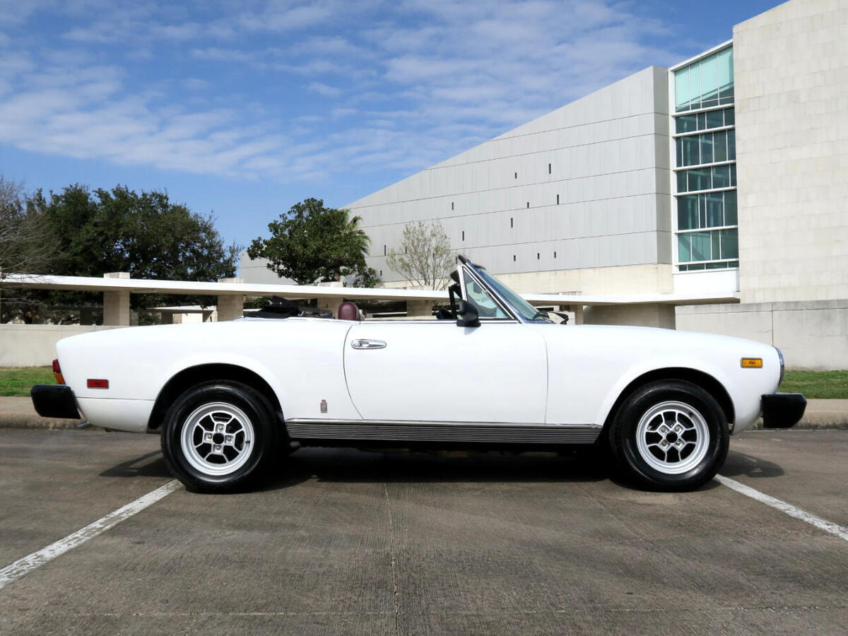 1981 Fiat 124 Spider Spider 2000 - photo 8