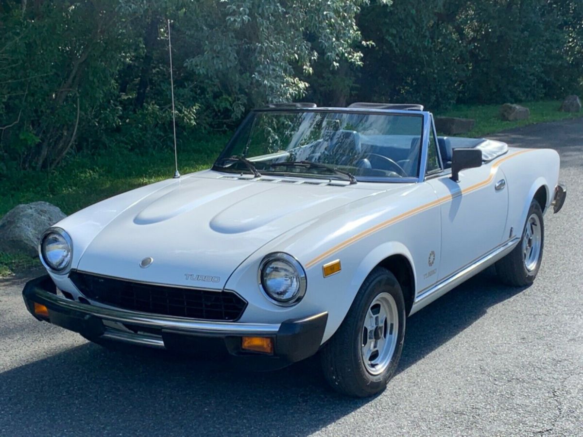 1981 Fiat Spider 124 Turbo 25K Miles 5-Speed Mint Condition No Reserve 1981 Fiat 124 Spider Turbo