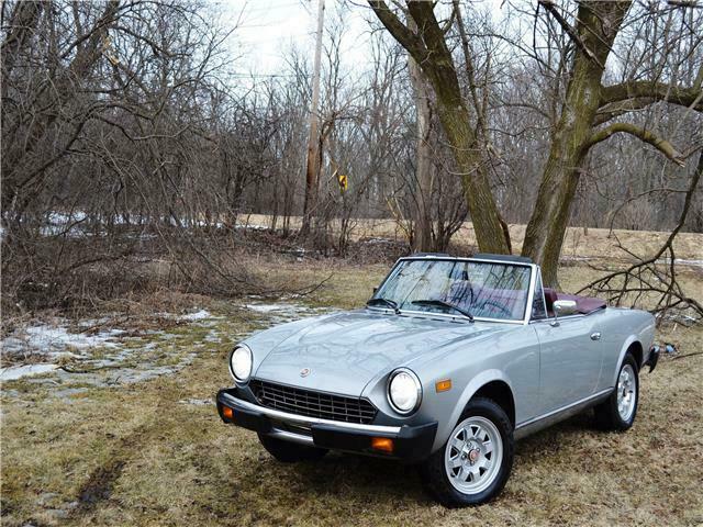 1981 Fiat spider 2000 "Originale" 56,318 Miles Argento silver 5-sp mint warranty 1981 Fiat spider 2000 "Originale/Basso"