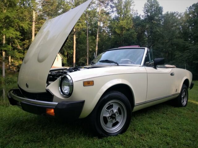 1981 Fiat 124 Spider Pinafarina - photo 9