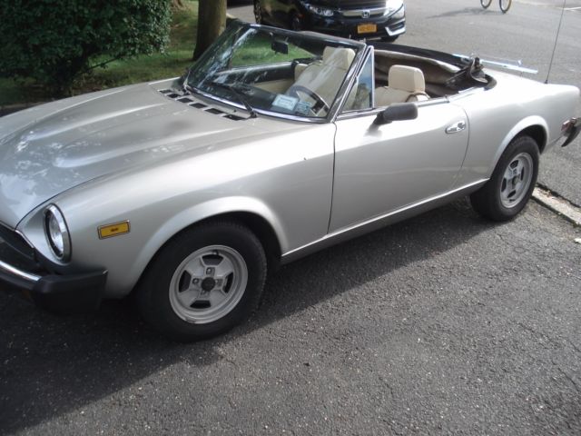 1981 Fiat 124 Spider - photo 2