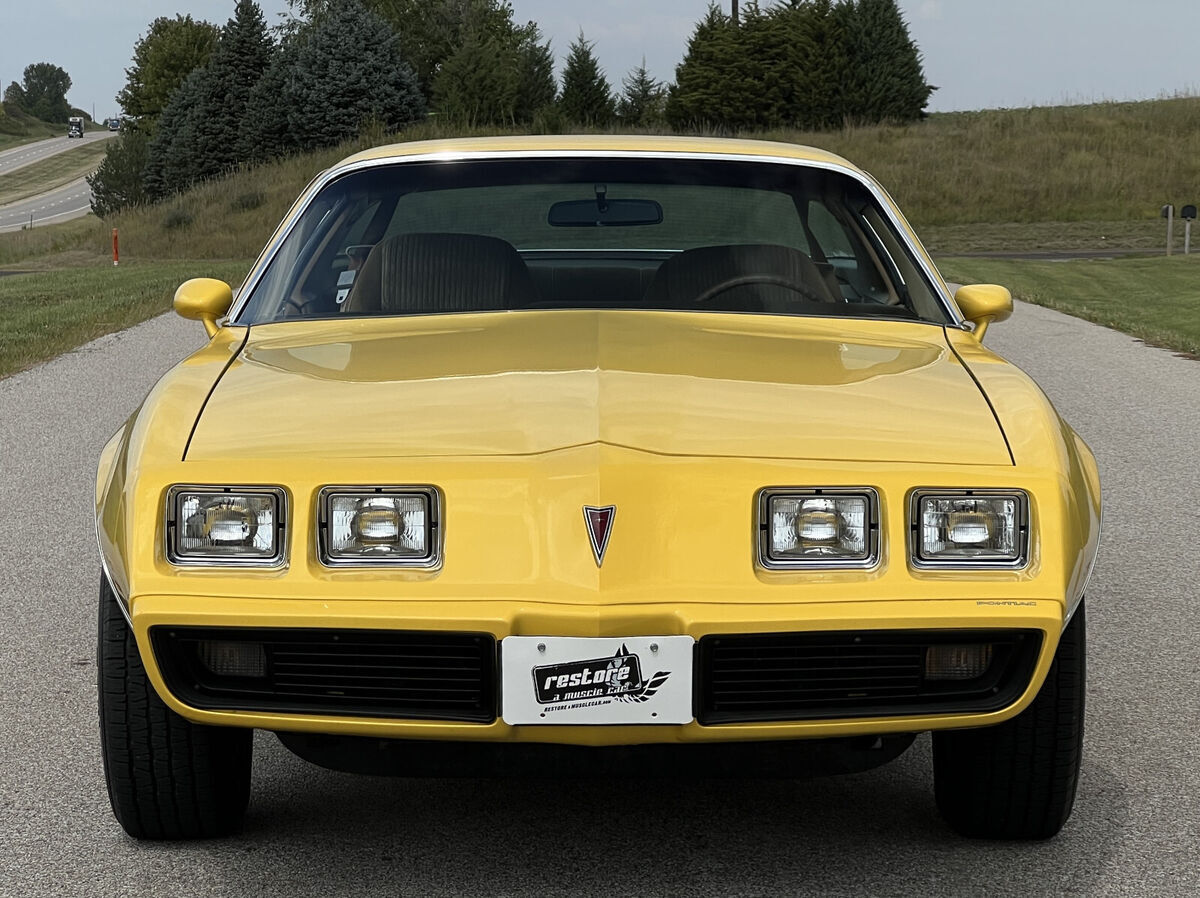 1981 Pontiac Firebird Esprit 3.8L - V6, AC, Only 57k miles, Yellow - photo 4