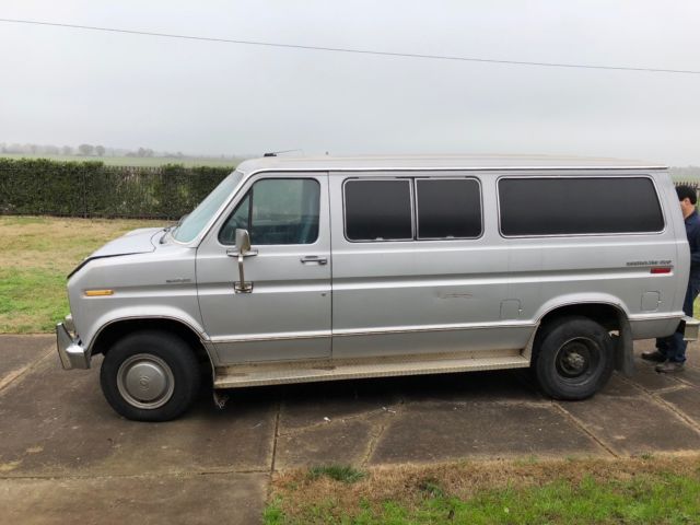 1981 Ford Econoline Van E350 6.9 l diesel automatic 1981 Ford E-Series Van