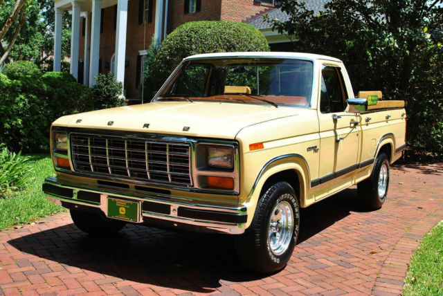 1981 Ford F-100 Custom Low Miles Amazing Condition! Must See! - photo 2