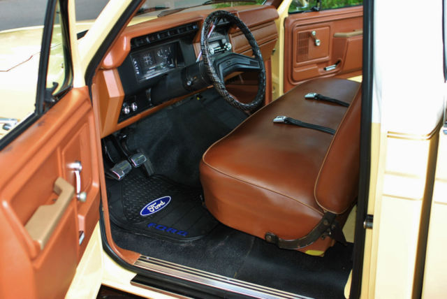 1981 Ford F-100 Custom Low Miles Amazing Condition! Must See! - photo 7