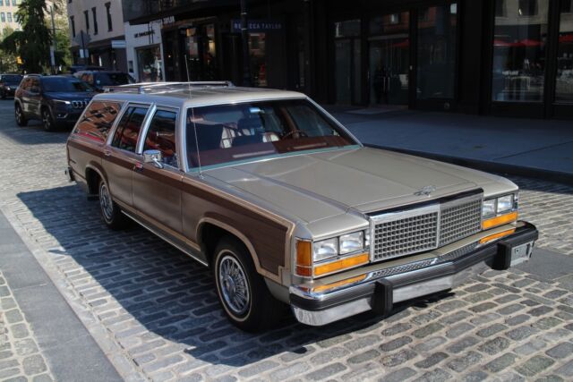 1981 Ford LTD Country Squire - The Nicest 8 Passenger Wagon on the Market 1981 Ford LTD Country Squire --