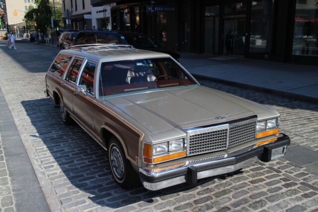 1981 Ford LTD Country Squire -- - photo 3
