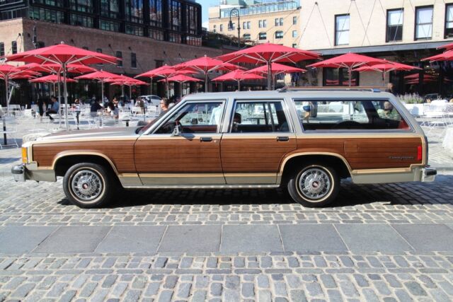 1981 Ford LTD Country Squire -- - photo 6