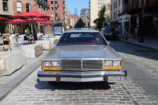 1981 Ford LTD Country Squire -- - photo 8