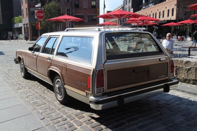 1981 Ford LTD Country Squire -- - photo 9