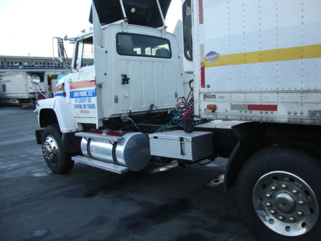 1981 Ford 9000 - photo 7