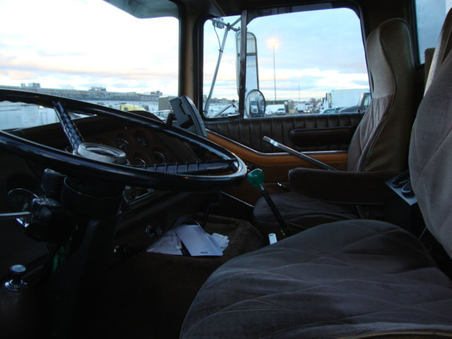 1981 Ford 9000 - photo 8