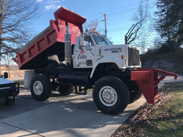 1981 GMC BRIGADIER DUMP BOX PLOW TRUCK - photo 3
